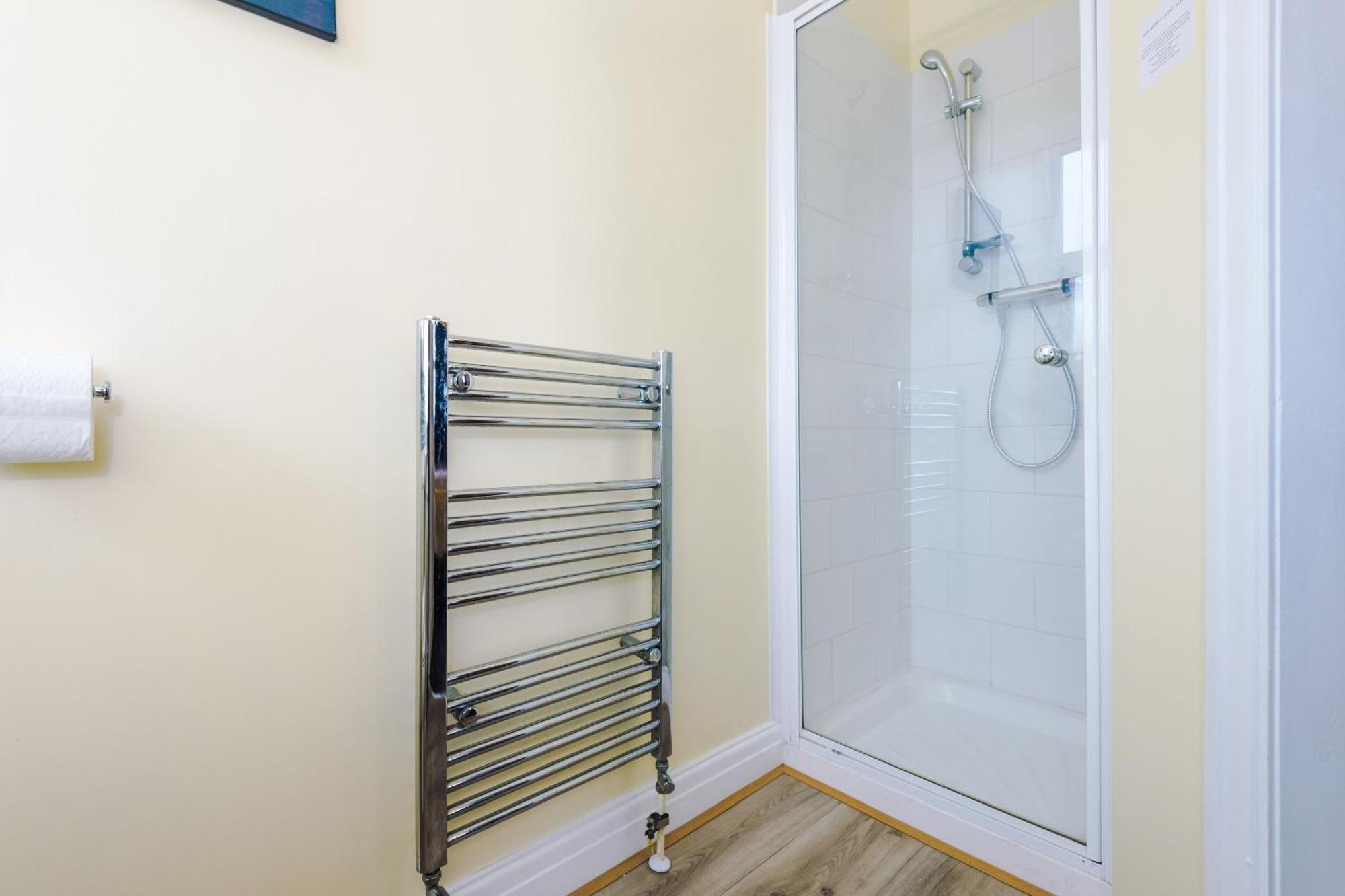 Pebbles Guest House Blackpool Room photo