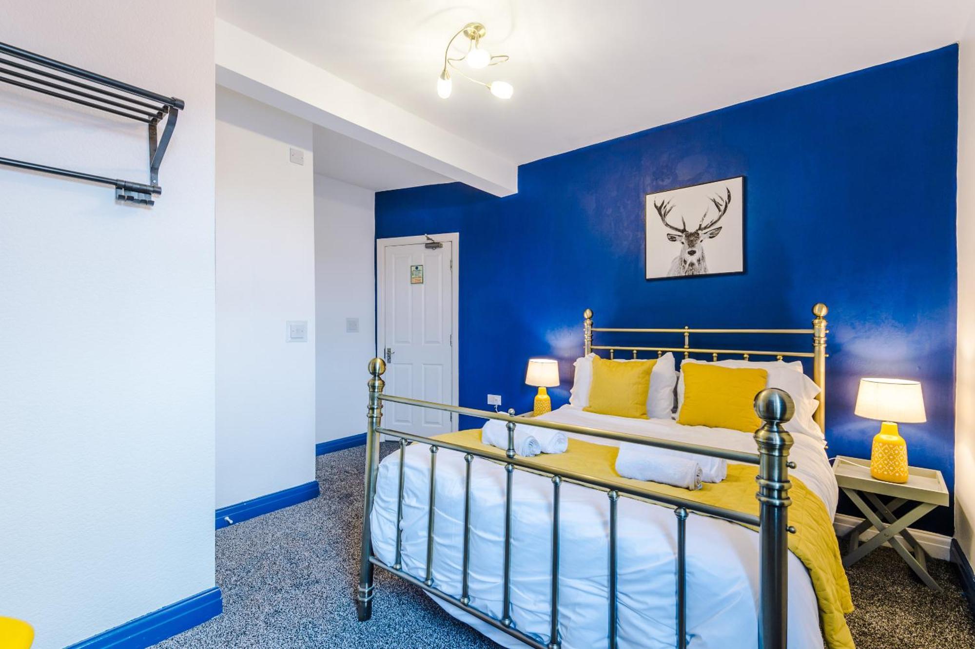 Pebbles Guest House Blackpool Exterior photo